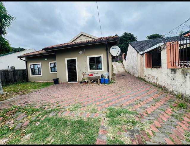 3 BEDROOM HOUSE FOR SALE IN CASTLEHILL